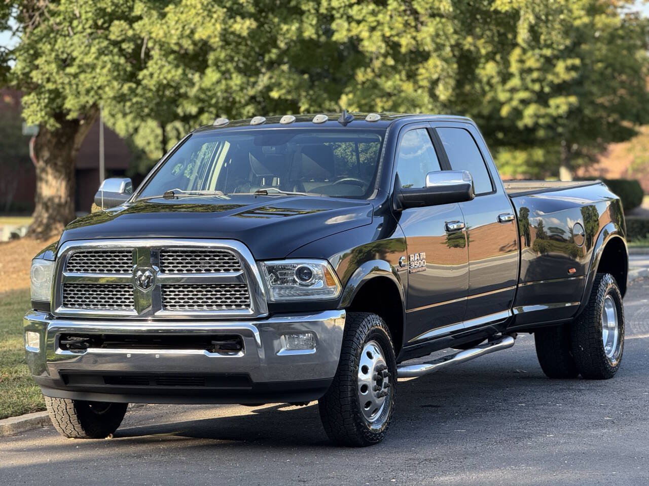 Used 2014 RAM 3500 Laramie AWD/4WD image 3