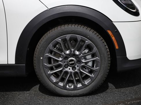 New 2026 MINI Cooper 4-Door Hardtop FWD image 5