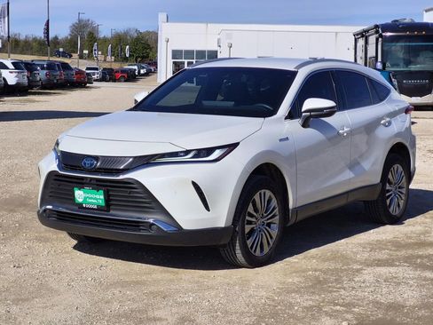 Used 2021 Toyota Venza Limited image 4