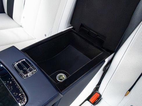 Used 2021 Rolls-Royce Phantom Sedan RWD image 37