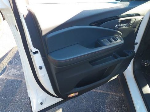 Used 2023 Honda Ridgeline Black Edition image 11