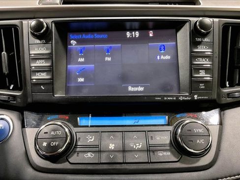 Used 2018 Toyota RAV4 Limited AWD/4WD image 32