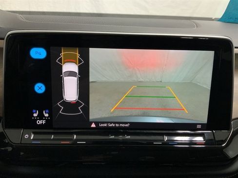 Used 2025 Volkswagen Atlas SE AWD/4WD image 35