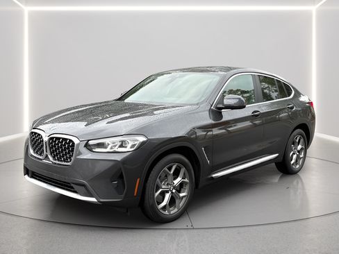 Used 2025 BMW X4 xDrive30i w/ Premium Package AWD/4WD image 1