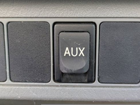 Used 2012 Toyota Tacoma Base image 18