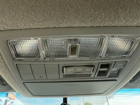 Used 2013 Toyota Highlander Limited image 25