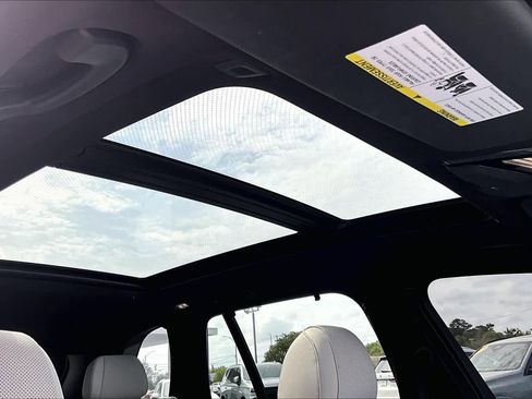 Used 2023 BMW X5 sDrive40i w/ Executive Package image 13