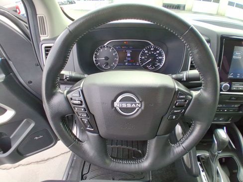 Used 2023 Nissan Frontier SV w/ SV Convenience Package image 15