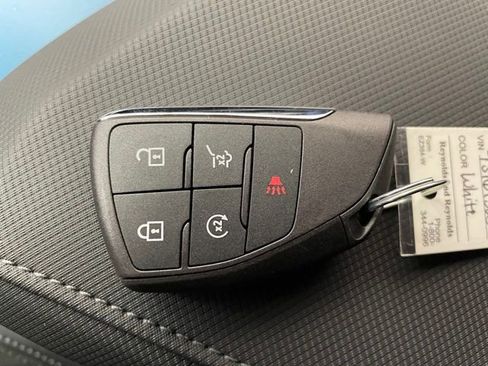 New 2026 Chevrolet Equinox EV LT image 19