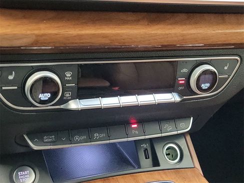 Used 2022 Audi Q5 2.0T Premium Plus w/ Premium Plus Package image 27