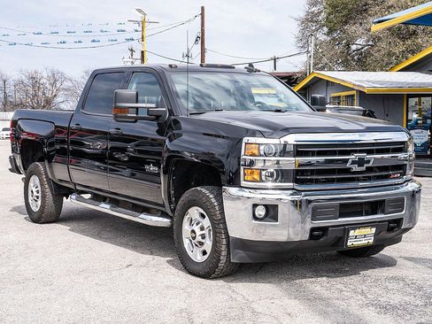 Used 2018 Chevrolet Silverado 2500 LT w/ Texas Edition image 3