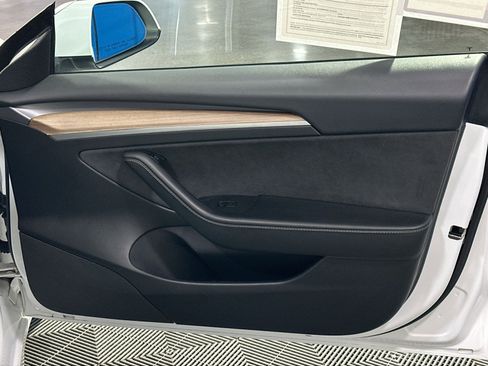 Used 2021 Tesla Model 3 Standard Range Plus image 34