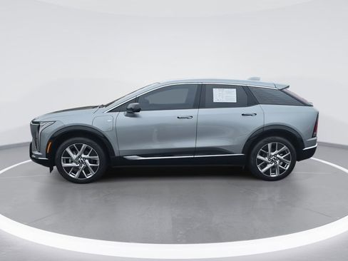 Certified 2025 Cadillac Optiq Luxury 1 image 6