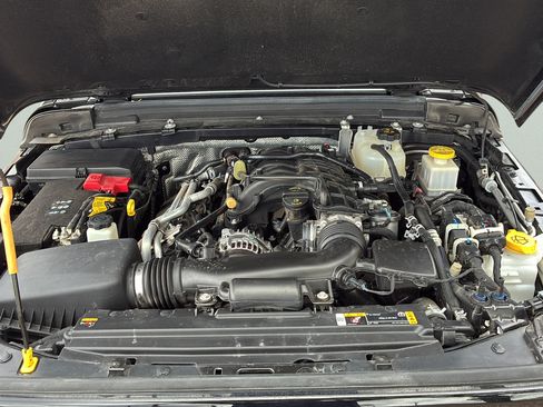 Used 2025 Jeep Gladiator Sport AWD/4WD image 42