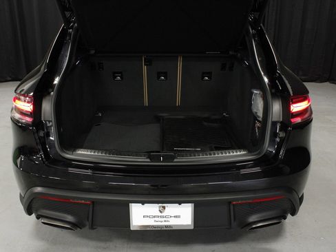 Certified 2026 Porsche Macan AWD/4WD image 20