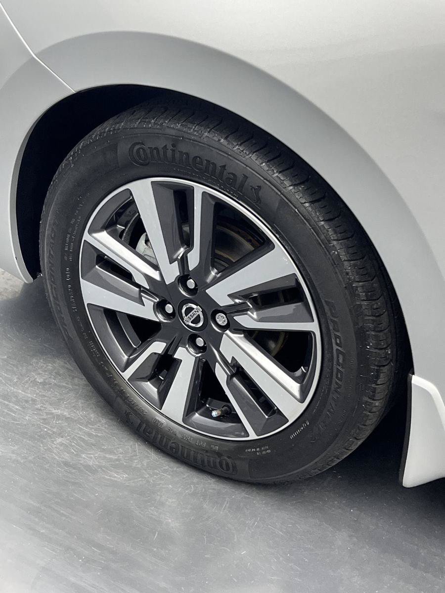 Used 2020 Nissan Versa SV FWD image 11