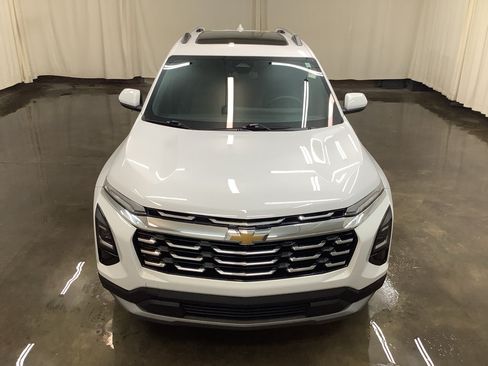 Used 2025 Chevrolet Equinox LT w/ Convenience Package II FWD image 2