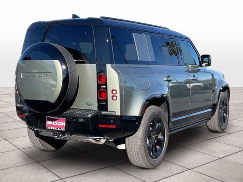 Used 2025 Land Rover Defender 110 X-Dynamic SE image 14