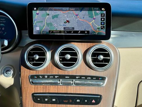 Certified 2022 Mercedes-Benz GLC 300 4MATIC image 18