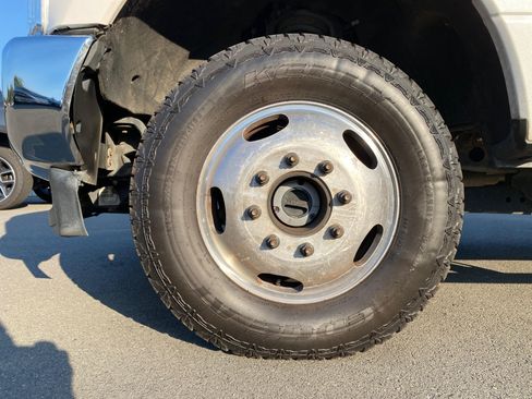 Used 2017 Ford F350 Lariat w/ FX4 Off-Road Package image 10