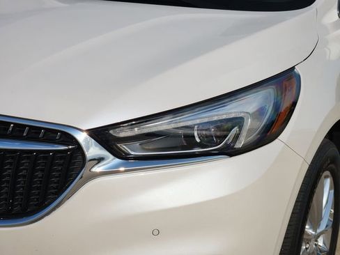 Used 2018 Buick Enclave Premium w/ LPO, Hit The Road Package FWD image 9