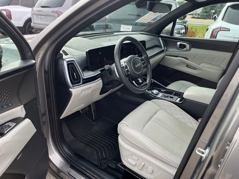 Certified 2025 Kia Sorento SX Prestige image 12