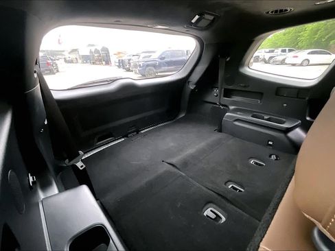 Used 2022 Kia Telluride SX w/ SX Prestige Package AWD/4WD image 36