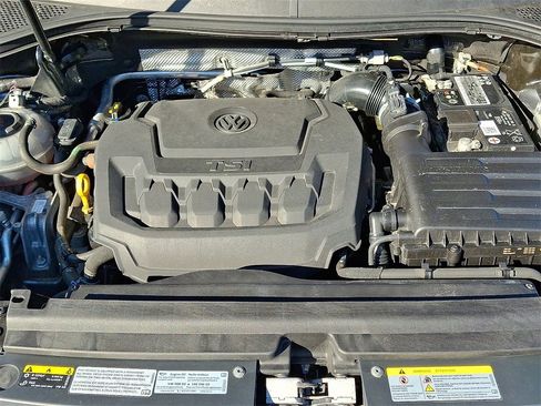 Used 2021 Volkswagen Tiguan SE image 28