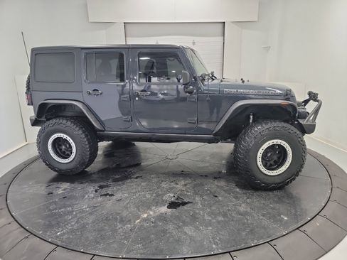 Used 2016 Jeep Wrangler Unlimited Rubicon w/ Connectivity Group image 11