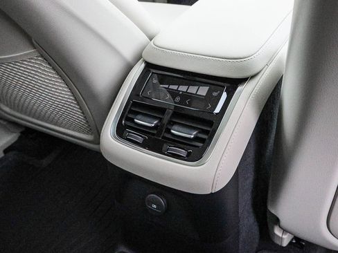 New 2026 Volvo XC90 T8 Ultra w/ Protection Package Premier image 21