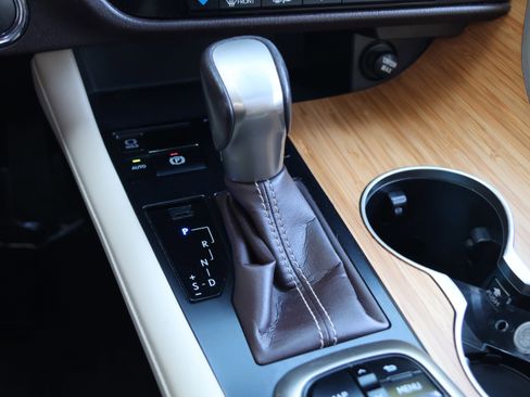 Used 2018 Lexus RX 350L FWD image 28