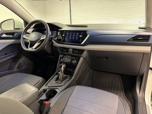 Used 2023 Volkswagen Taos SE w/ Panoramic Sunroof Package FWD image 30