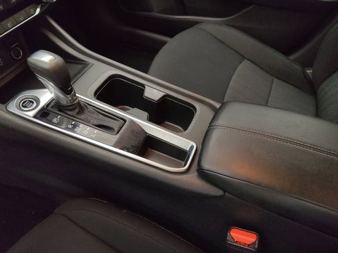 Used 2024 Nissan Sentra SV image 25