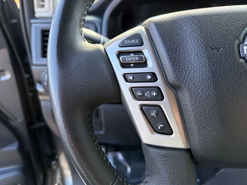 Used 2024 Nissan Titan SV w/ SV Convenience Package RWD image 22