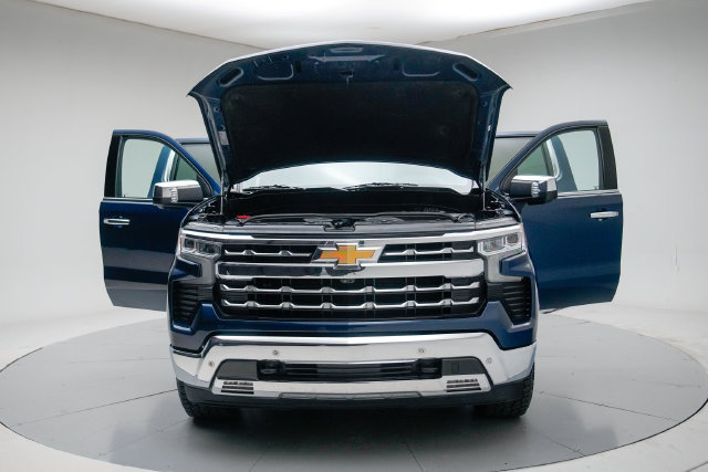 Used 2023 Chevrolet Silverado 1500 LTZ w/ LTZ Convenience Package II AWD/4WD image 16