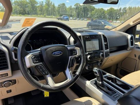 Used 2017 Ford F150 Lariat w/ Equipment Group 502A Luxury RWD image 16