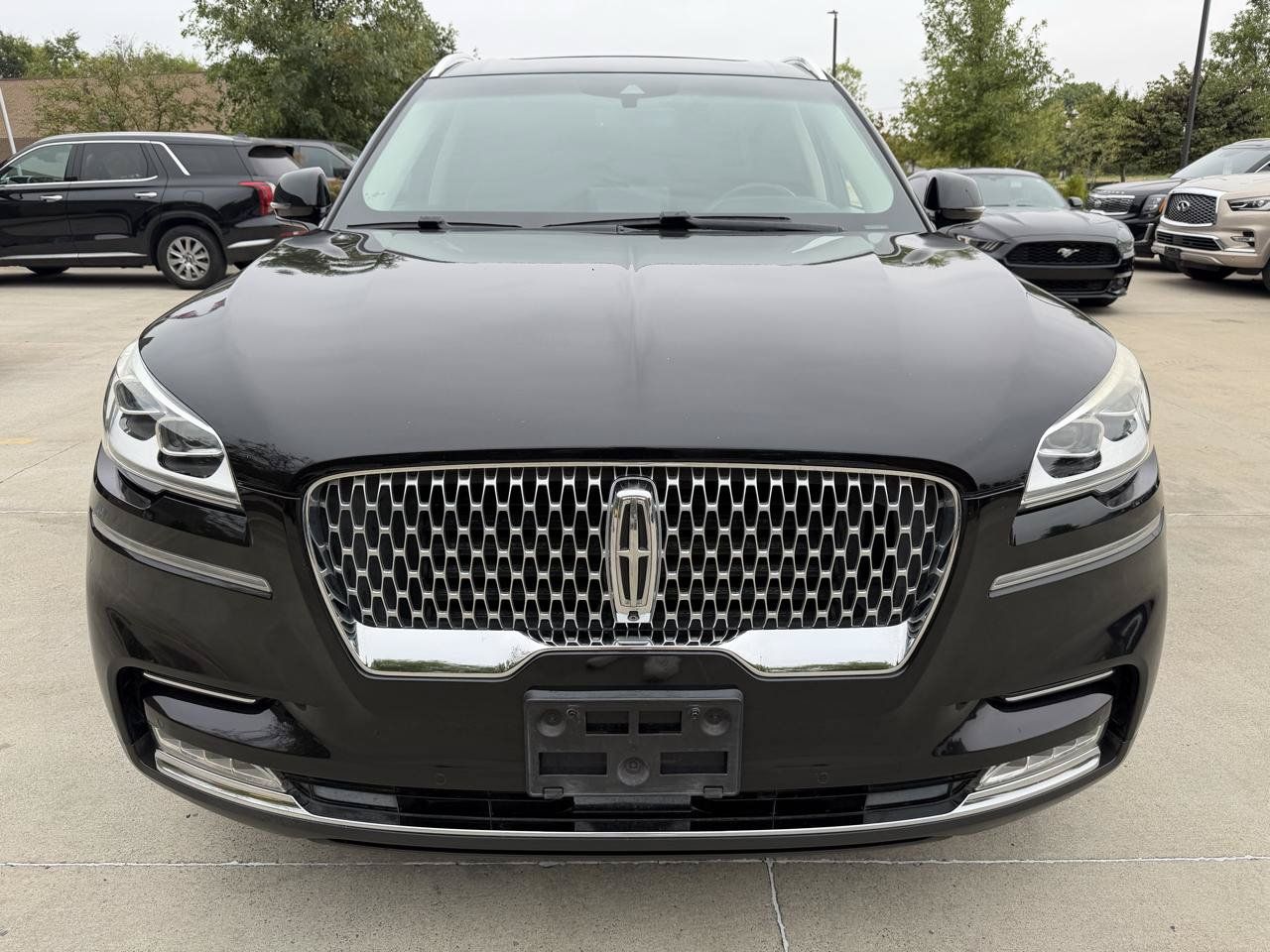 Used 2020 Lincoln Aviator Reserve w/ Equipment Group 202A AWD/4WD image 2