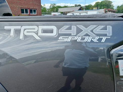 Used 2019 Toyota Tacoma TRD Sport w/ Technology Package AWD/4WD image 29