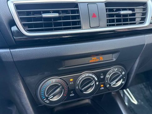 Used 2016 MAZDA MAZDA3 i Sport w/ Preferred Equipment Package FWD image 32