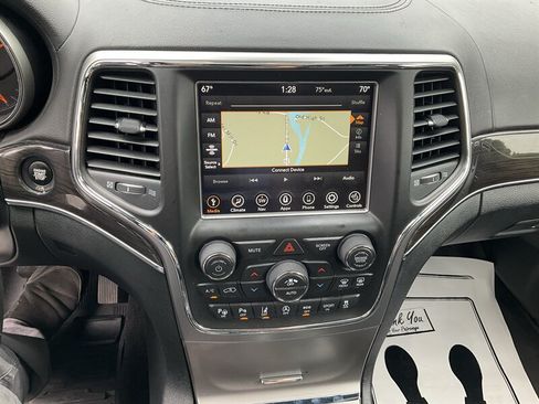 Used 2018 Jeep Grand Cherokee Overland AWD/4WD image 30