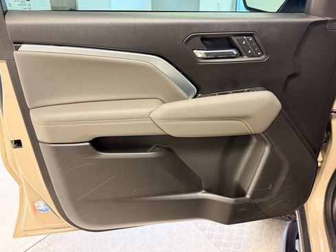 Used 2023 Chevrolet Colorado ZR2 w/ ZR2 Convenience Package III image 27