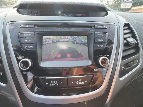Used 2015 Hyundai Elantra SE w/ Option Group 03 FWD image 15