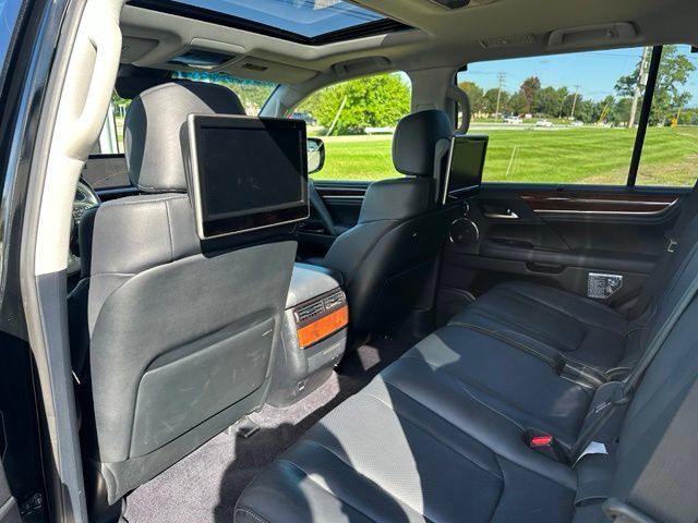 Used 2017 Lexus LX 570 4WD w/ Luxury Package image 20