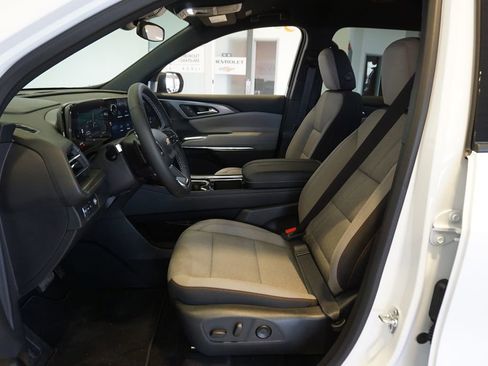 New 2026 Chevrolet Traverse LT image 9