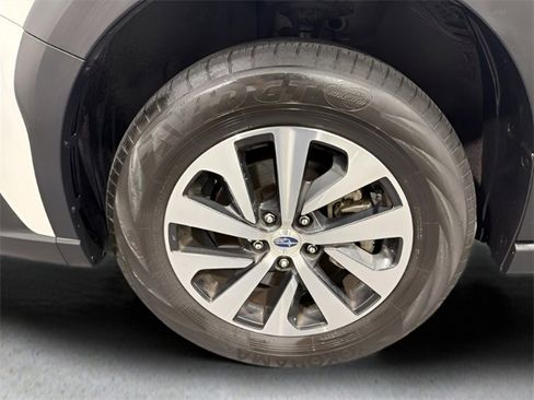 Used 2023 Subaru Outback Premium image 38