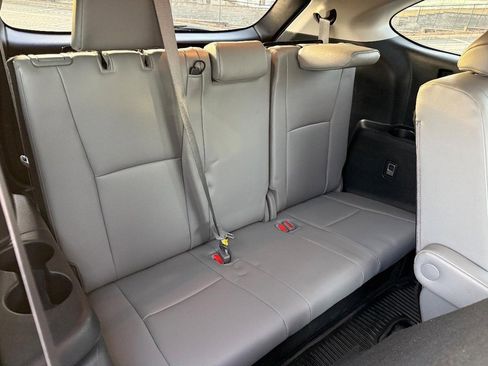 Used 2022 Toyota Highlander XLE image 13