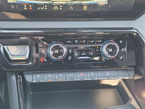 New 2026 GMC Sierra 1500 AT4 w/ AT4 Premium Package AWD/4WD image 14