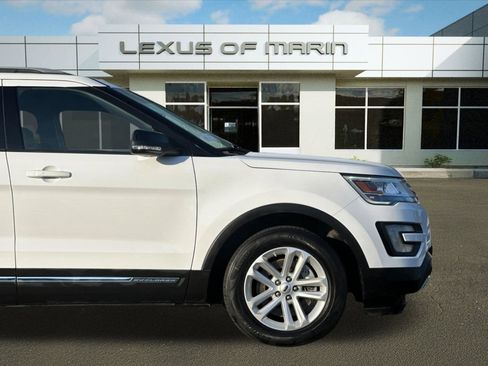Used 2016 Ford Explorer XLT w/ Equipment Group 201A image 35