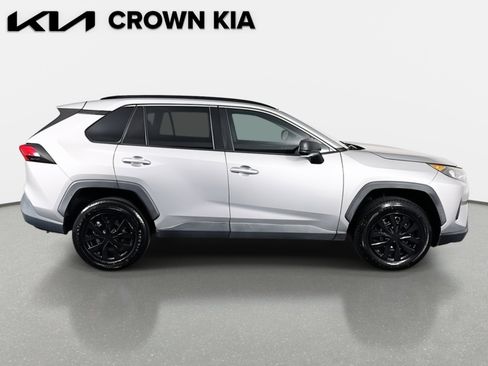 Used 2020 Toyota RAV4 LE image 5