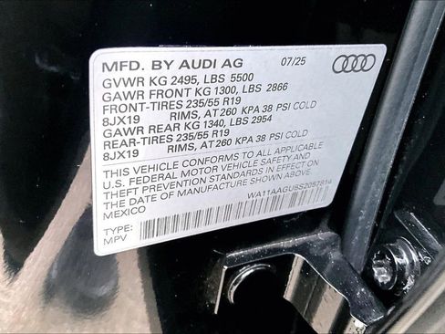 Used 2025 Audi Q5 Premium w/ Convenience Package image 19